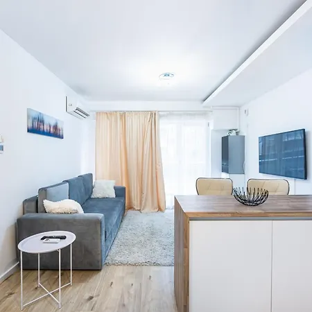 Luxury Belvedere דירה